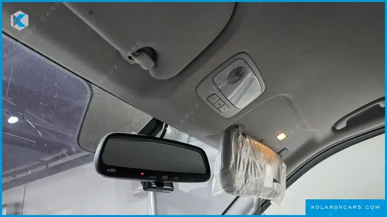 HYUNDAI STAREX VAN 5-SEATER