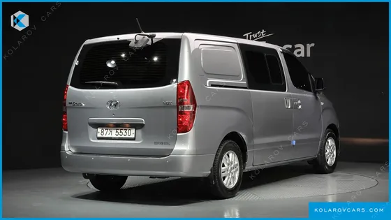 HYUNDAI STAREX VAN 5-SEATER