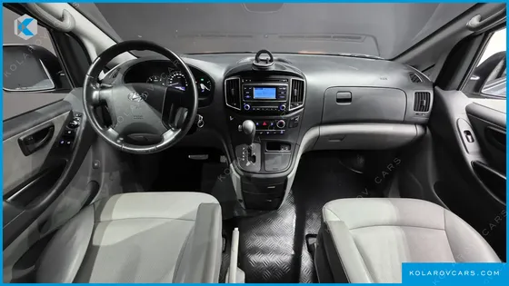 HYUNDAI STAREX VAN 5-SEATER