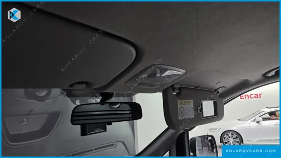 HYUNDAI STAREX VAN 5-SEATER