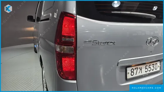 HYUNDAI STAREX VAN 5-SEATER