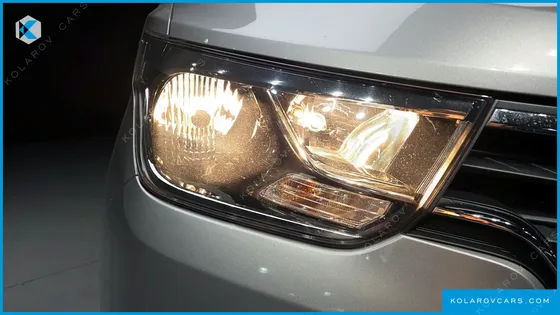 HYUNDAI STAREX VAN 5-SEATER