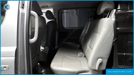 HYUNDAI STAREX VAN 5-SEATER