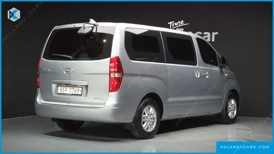 HYUNDAI STAREX VAN 3-SEATER