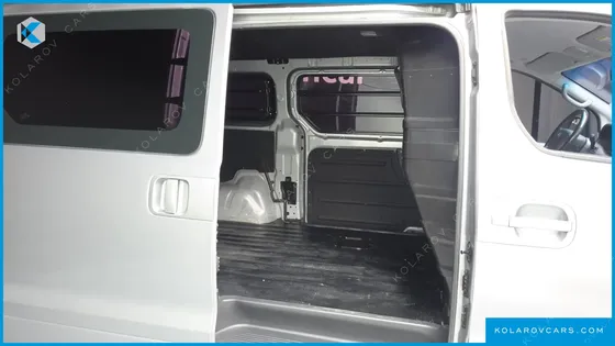 HYUNDAI STAREX VAN 3-SEATER