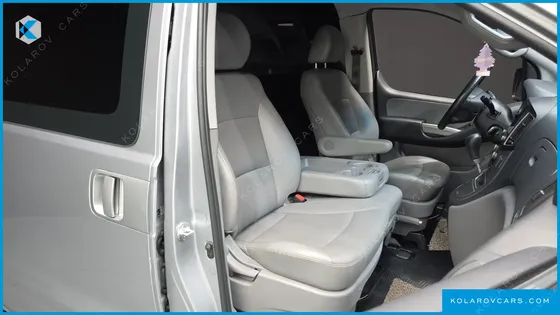 HYUNDAI STAREX VAN 3-SEATER