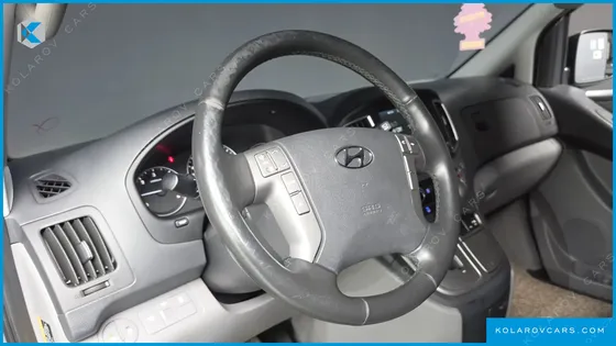 HYUNDAI STAREX VAN 3-SEATER