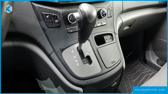 HYUNDAI STAREX WAGON 12-SEATER