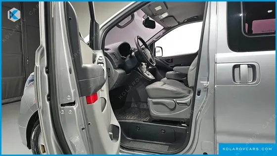 HYUNDAI STAREX WAGON 12-SEATER