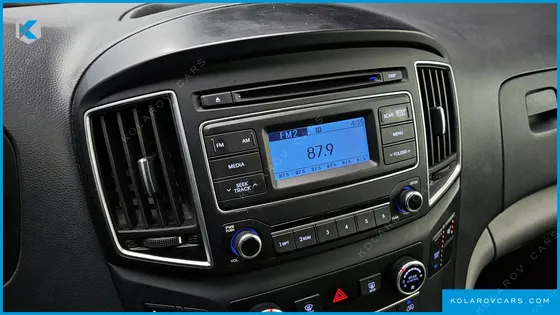 HYUNDAI STAREX WAGON 12-SEATER