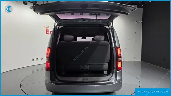HYUNDAI STAREX WAGON 12-SEATER