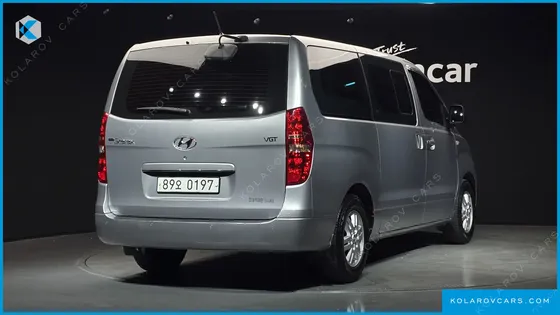 HYUNDAI STAREX VAN 5-SEATER