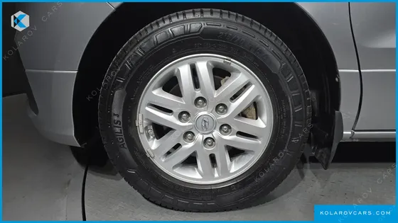 HYUNDAI STAREX VAN 5-SEATER