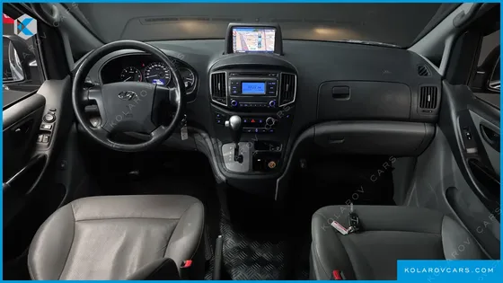 HYUNDAI STAREX VAN 5-SEATER