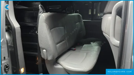 HYUNDAI STAREX VAN 5-SEATER