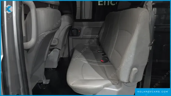 HYUNDAI STAREX VAN 5-SEATER