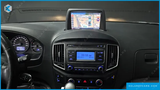 HYUNDAI STAREX VAN 5-SEATER