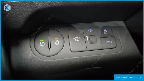 HYUNDAI STAREX VAN 5-SEATER