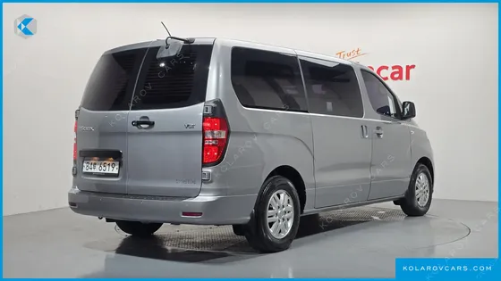 HYUNDAI STAREX VAN 3-SEATER