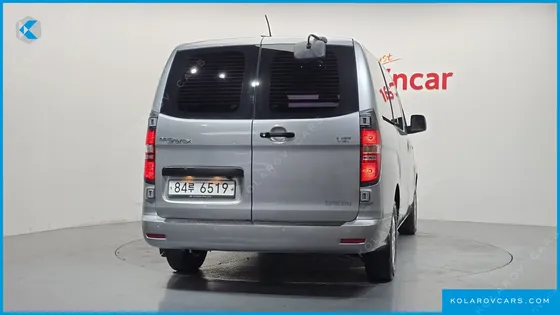 HYUNDAI STAREX VAN 3-SEATER
