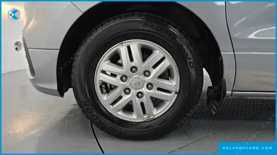 HYUNDAI STAREX VAN 3-SEATER