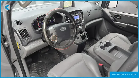 HYUNDAI STAREX VAN 3-SEATER