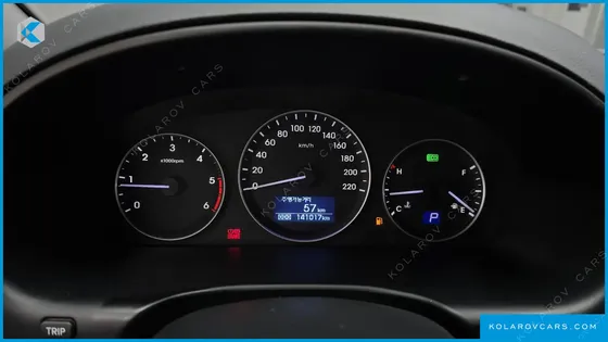 HYUNDAI STAREX VAN 3-SEATER