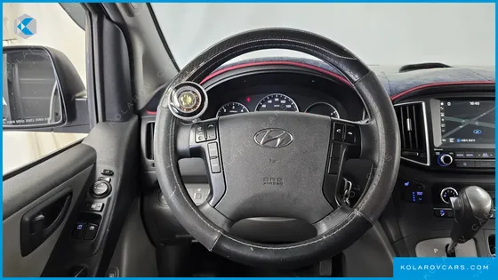 HYUNDAI STAREX WAGON 11-SEATER