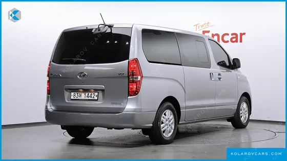 HYUNDAI STAREX VAN 5-SEATER