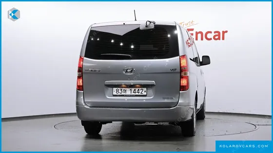 HYUNDAI STAREX VAN 5-SEATER