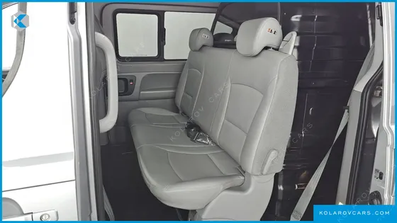 HYUNDAI STAREX VAN 5-SEATER