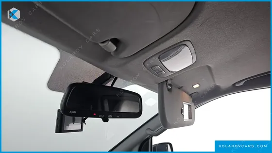 HYUNDAI STAREX VAN 5-SEATER