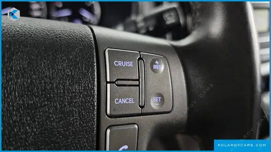 HYUNDAI STAREX VAN 5-SEATER