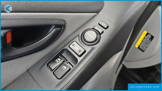 HYUNDAI STAREX WAGON 12-SEATER