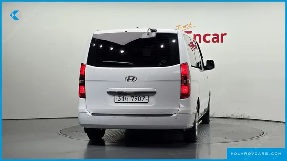 HYUNDAI STAREX URBAN 9-SEATER
