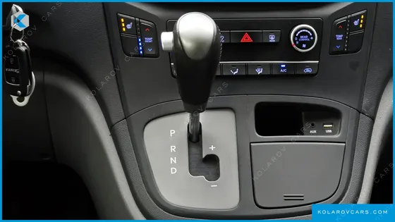 HYUNDAI STAREX URBAN 9-SEATER