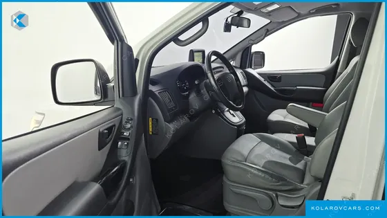 HYUNDAI STAREX URBAN 9-SEATER
