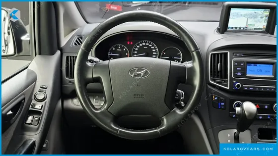 HYUNDAI STAREX URBAN 9-SEATER