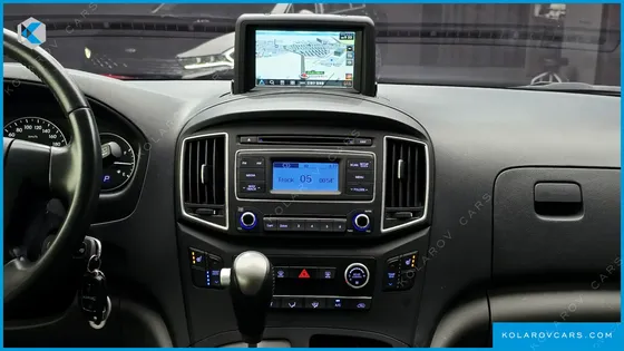 HYUNDAI STAREX URBAN 9-SEATER