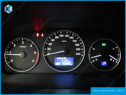 HYUNDAI STAREX VAN 3-SEATER