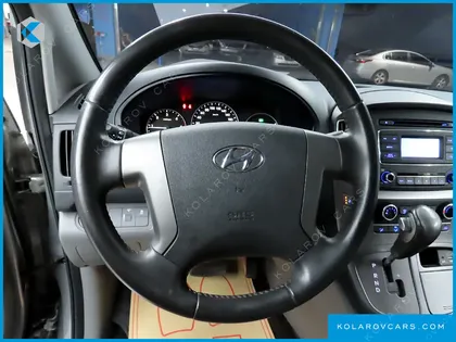 HYUNDAI STAREX VAN 3-SEATER