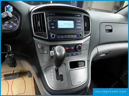 HYUNDAI STAREX VAN 3-SEATER