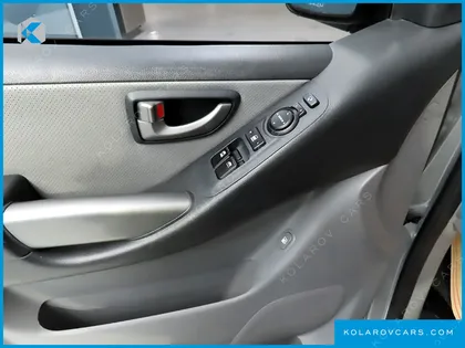 HYUNDAI STAREX VAN 3-SEATER
