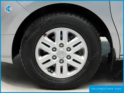 HYUNDAI STAREX VAN 3-SEATER