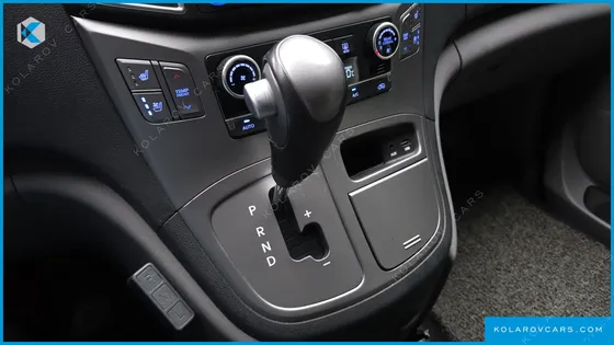 HYUNDAI STAREX WAGON 12-SEATER