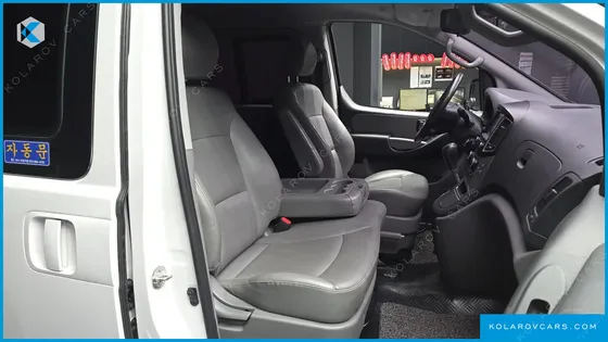 HYUNDAI STAREX WAGON 12-SEATER