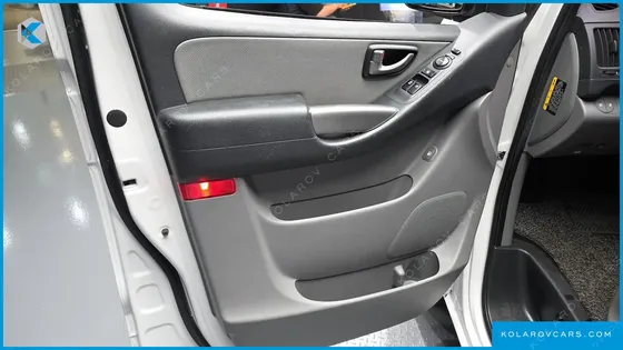 HYUNDAI STAREX WAGON 12-SEATER