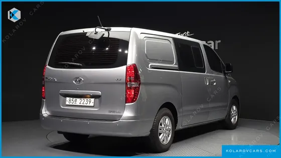 HYUNDAI STAREX VAN 5-SEATER