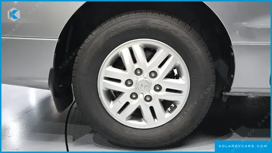 HYUNDAI STAREX VAN 5-SEATER