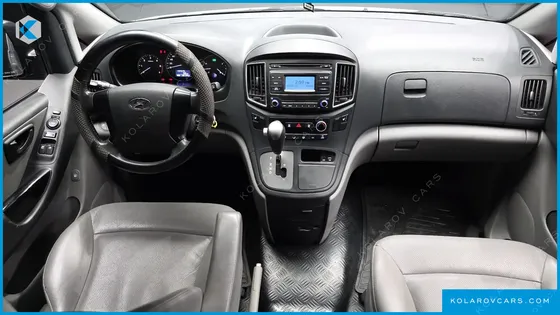 HYUNDAI STAREX VAN 5-SEATER
